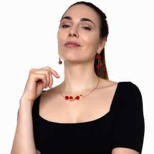 Handmade Sia necklace in 9k or 18k gold and red lava designed by Belen Bajo m1