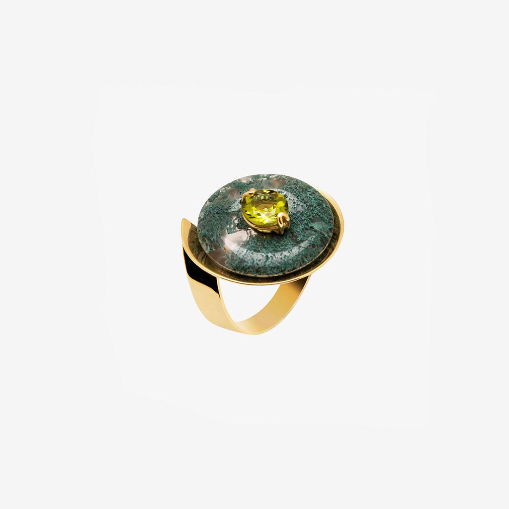 Cei handmade ring in 9k or 18k gold, mossy agate and peridot designed by Belen Bajo