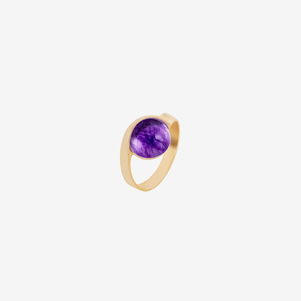 Handmade Dai ring in 9k or 18k gold and charoite designed by Belen Bajo