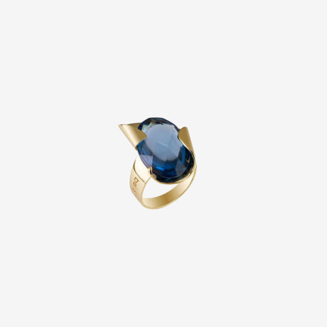 anillo artesanal Uli de oro de 9k o 18k y cuarzo hidrotermal azul diseñado por Belen Bajo