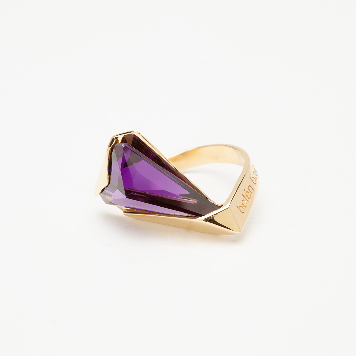 Kua handmade ring in 9k or 18k gold and violet hydrothermal quartz 3 designed by Belen Bajo