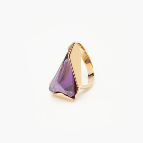 anillo artesanal Kua de oro de 9k o 18k y cuarzo hidrotermal violeta 4 diseñado por Belen Bajo
