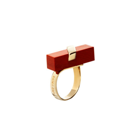 anillo artesanal Yei de oro de 9k o 18k y jaspe rojo diseñado por Belen Bajo