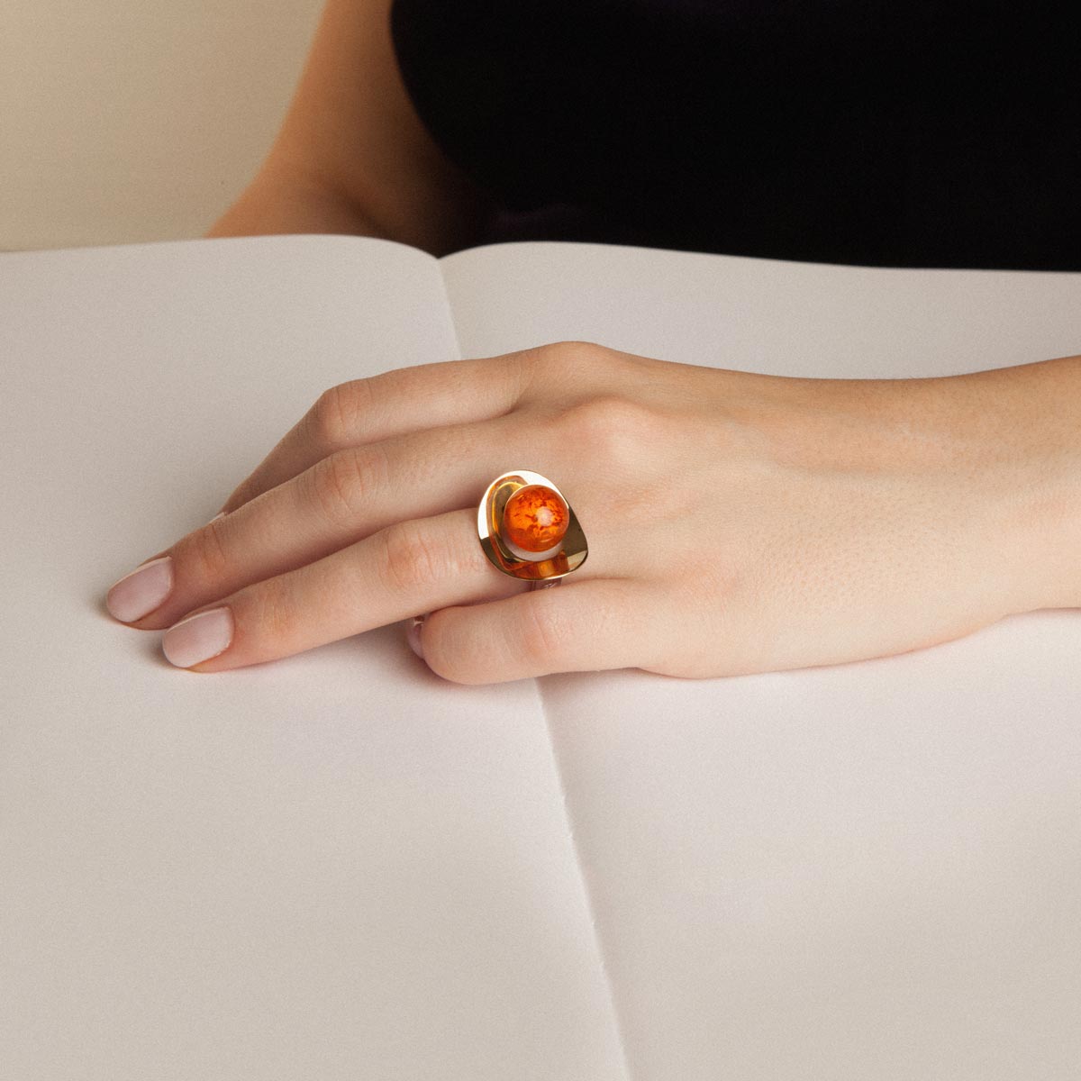 Ina handmade ring in 9k or 18k gold, sterling silver and amber designed by Belen Bajo m1