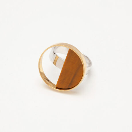 anillo artesanal Ula de oro de 9k o 18k, plata de ley y ojo de tigre 1 diseñado por Belen Bajo