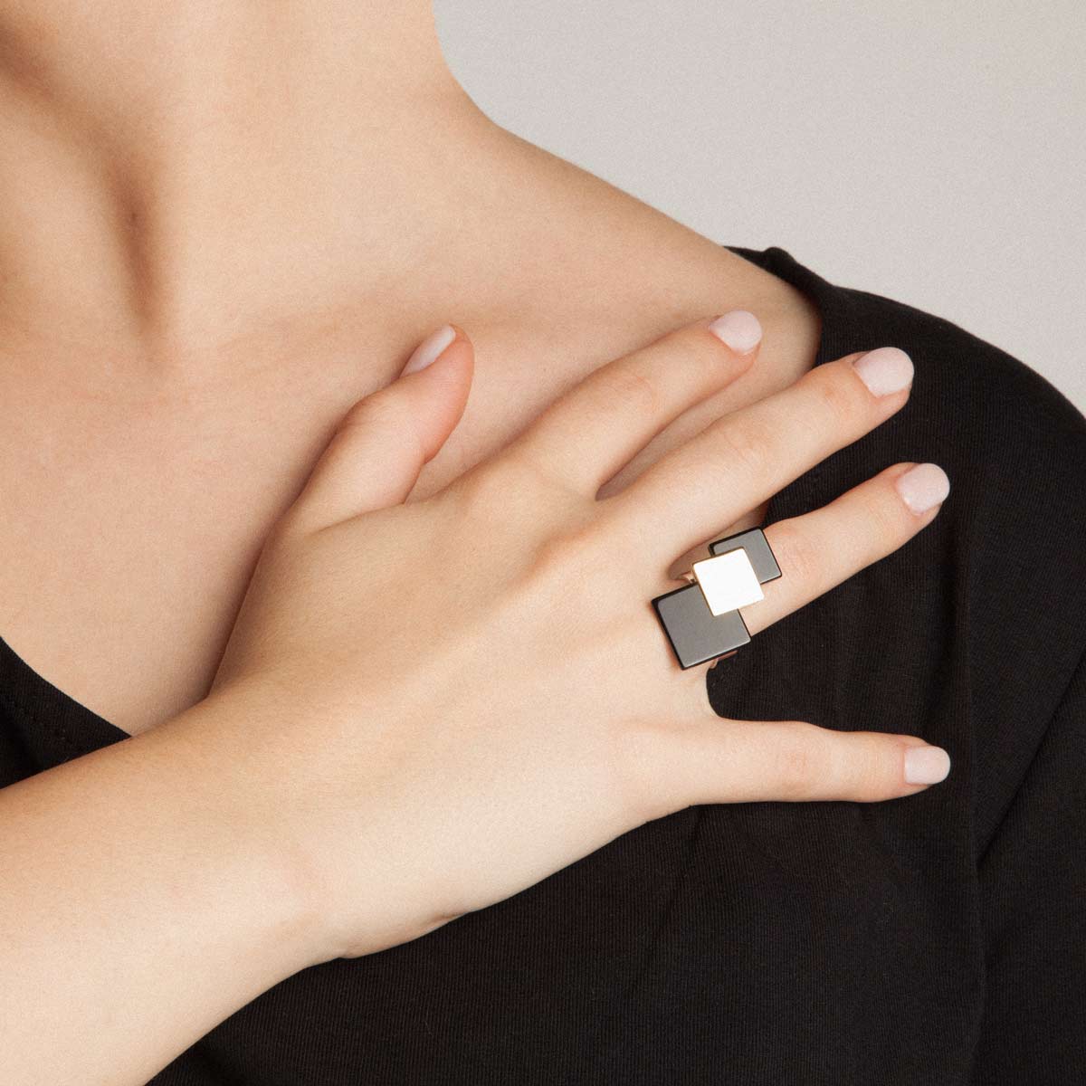 Zoi handcrafted ring in 9k or 18k gold, sterling silver and onyx designed by Belen Bajo m1