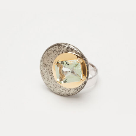 anillo artesanal Ima de oro de 9k o 18k, plata de ley, pirita y prasiolita 1 diseñado por Belen Bajo