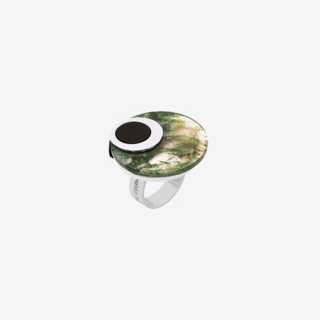 anillo artesanal Oxo de plata de ley, ónix y ágata musgosa diseñado por Belen Bajo