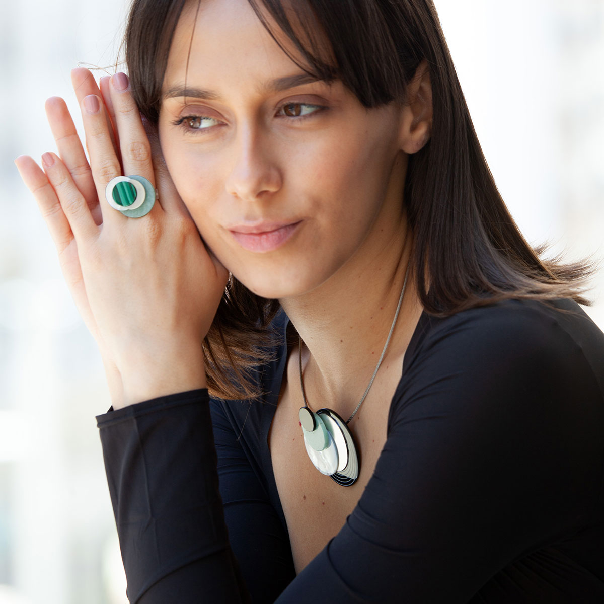 handmade Aka ring in sterling silver, amazonite, mother-of-pearl and malachite designed by Belen Bajo m1