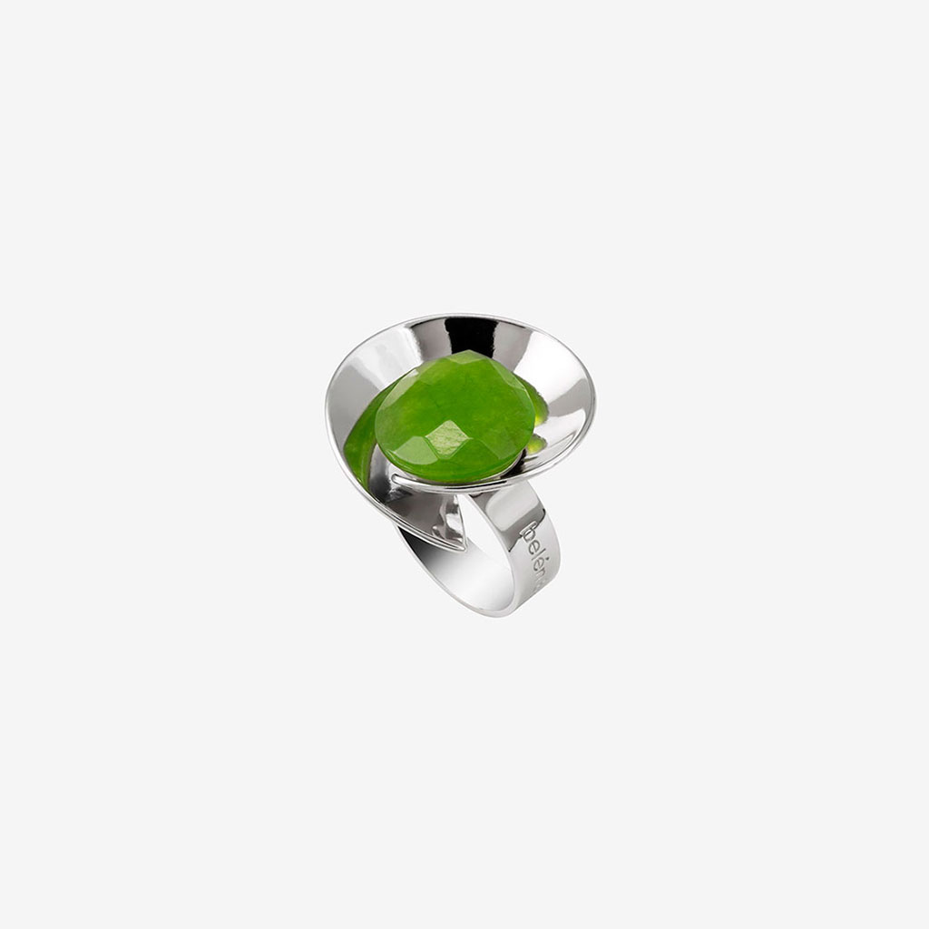 Jae handmade ring in sterling silver and green quartz designed by Belen Bajo