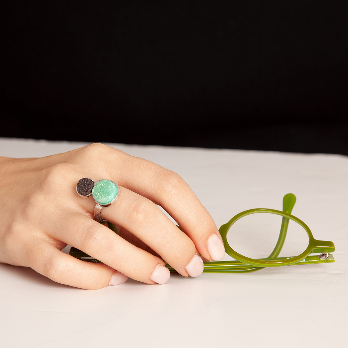Yin handmade sterling silver ring, green and black agate druzy on hand designed by Belen Bajo