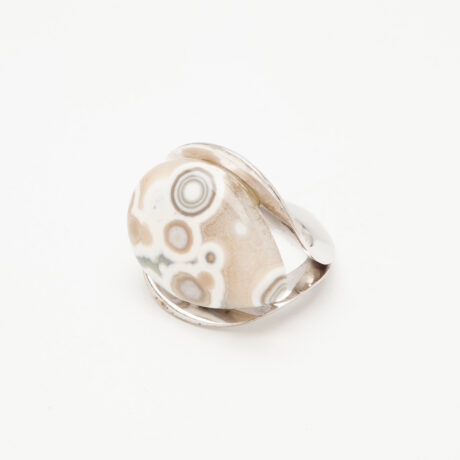 anillo artesanal Cas de plata de ley y jaspe oceánico 1 diseñado por Belen Bajo