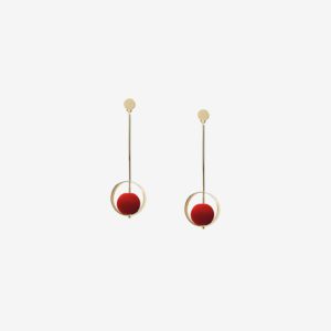 Dua handcrafted earrings in 9k or 18k gold and red lava designed by Belen Bajo