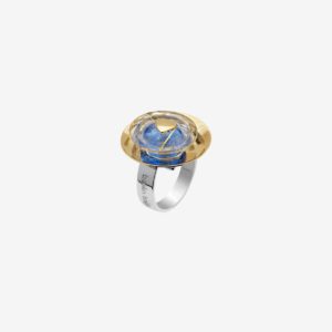 anillo artesanal Poa de oro de 9k o 18k, plata de ley y doblete de cuarzo rutilado y ágata azul diseñado por Belen Bajo
