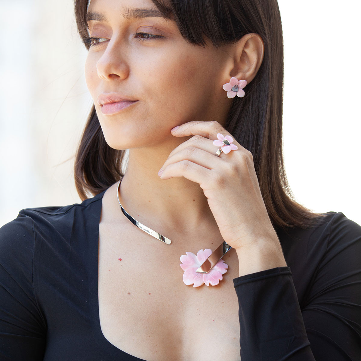 handmade Aria earrings in sterling silver and pink shell designed by Belen Bajo m1