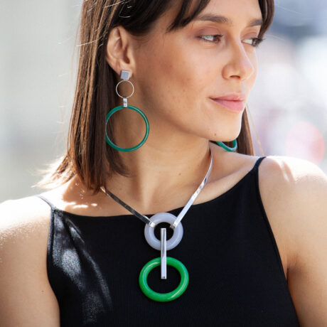 Ica handmade earrings in sterling silver and green agate designed by Belen Bajo m2