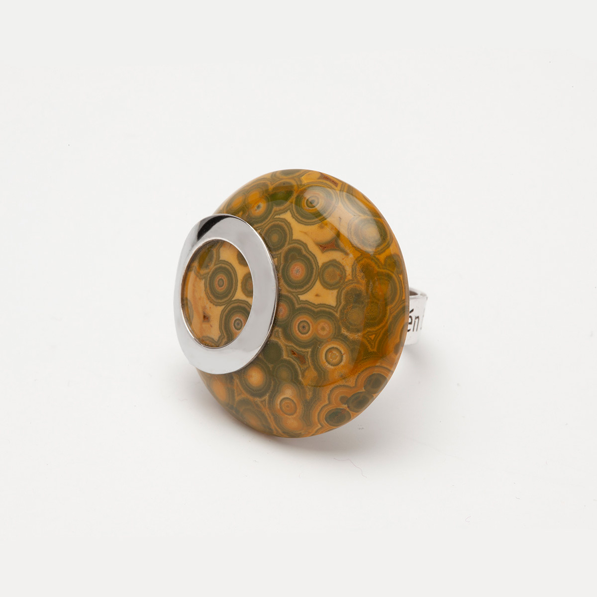 anillo artesanal Voy de plata de ley y jaspe oceanico 1 diseñado por Belen Bajo