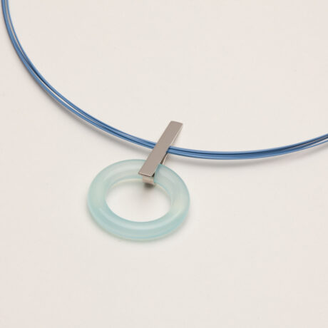 Vao handmade sterling silver, blue agate and blue galvanized steel cable necklace designed by Belen Bajo