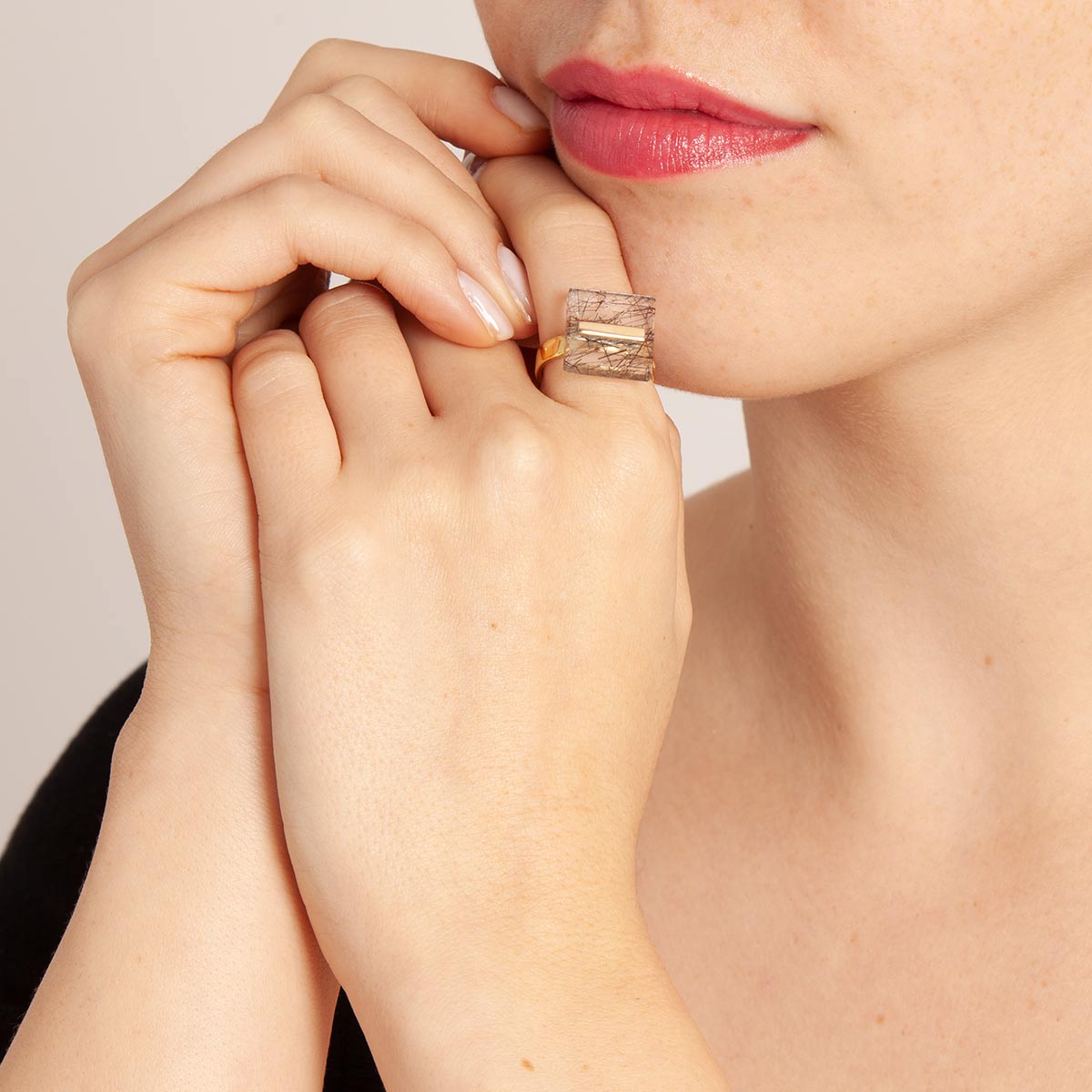 Fek handmade ring in 925 silver plated in 18k gold and tourmaline quartz in a model designed by Belen Bajo