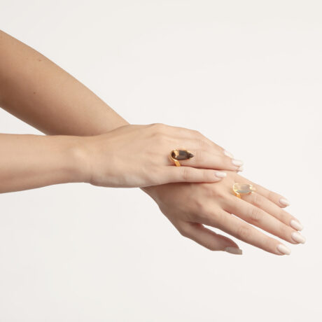 Handmade Bet ring in 18k gold plated 925 silver and lemon quartz on hands designed by Belen Bajo